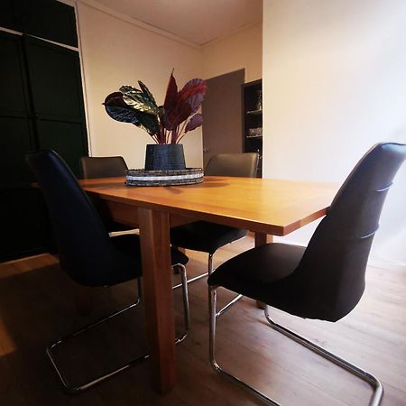 Entire 1 Bed Spacious Apartment, Private Balcony & Study Room Near City Whitehouse  Bagian luar foto