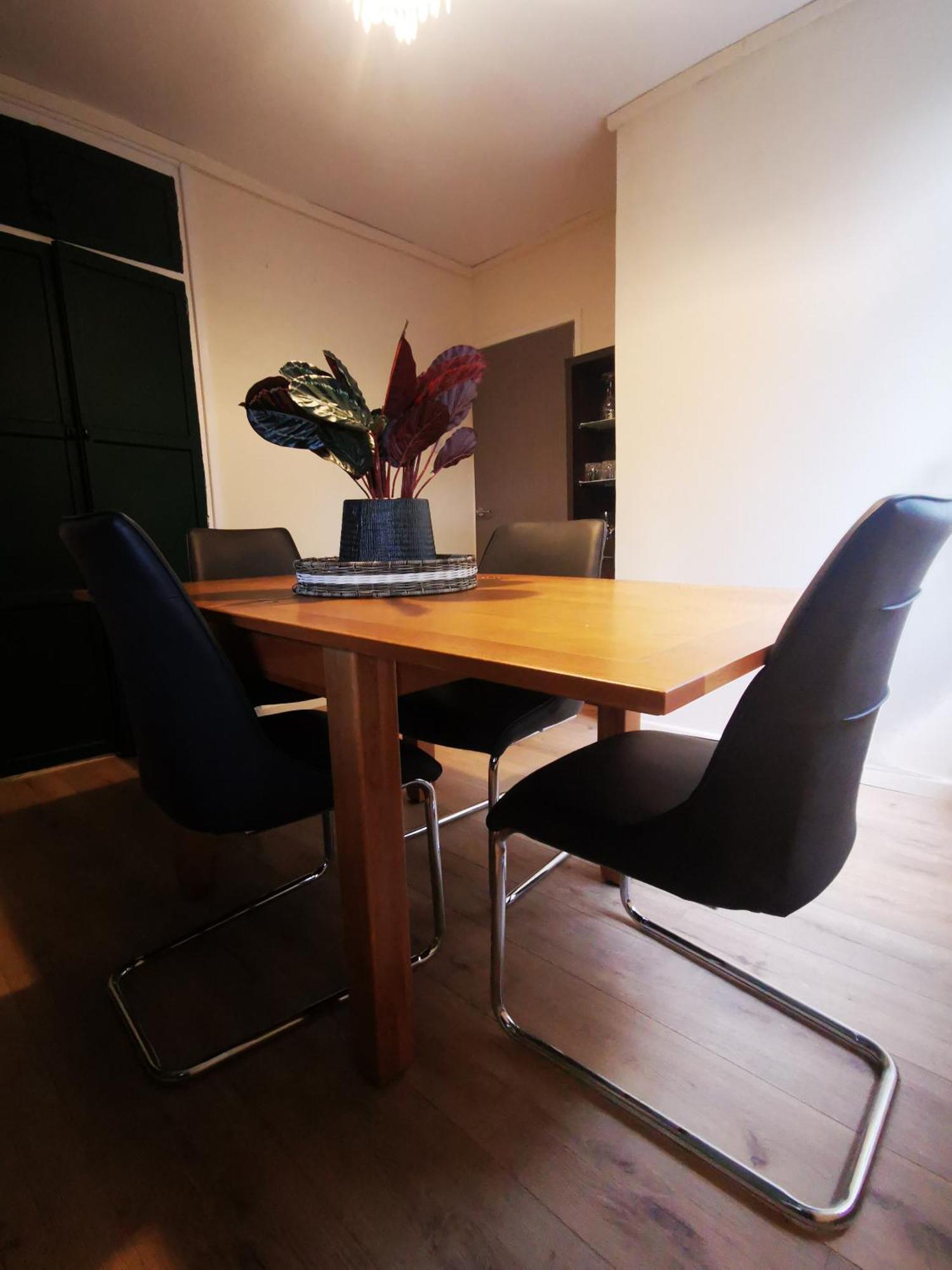 Entire 1 Bed Spacious Apartment, Private Balcony & Study Room Near City Whitehouse  Bagian luar foto