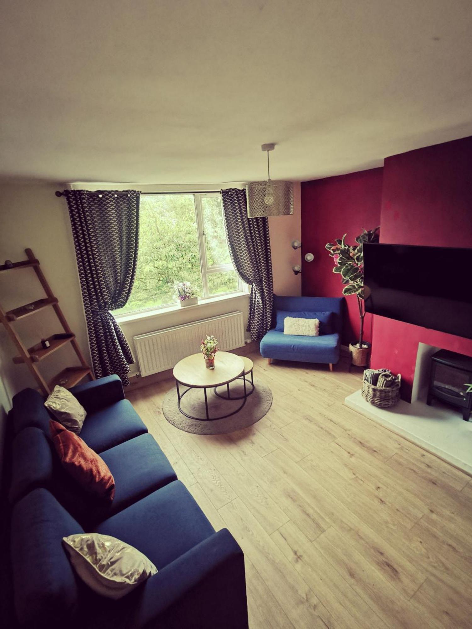 Entire 1 Bed Spacious Apartment, Private Balcony & Study Room Near City Whitehouse  Bagian luar foto