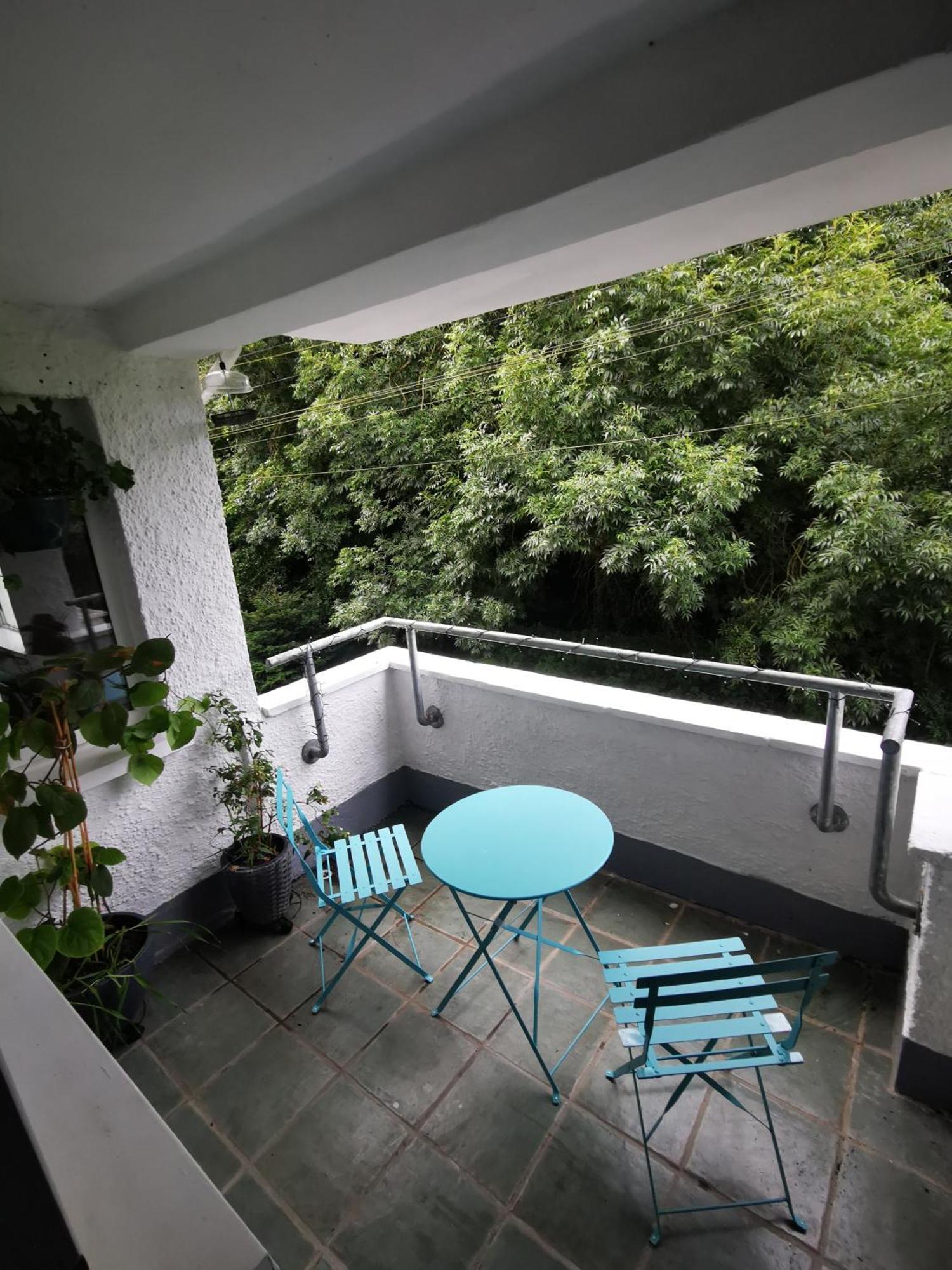 Entire 1 Bed Spacious Apartment, Private Balcony & Study Room Near City Whitehouse  Bagian luar foto
